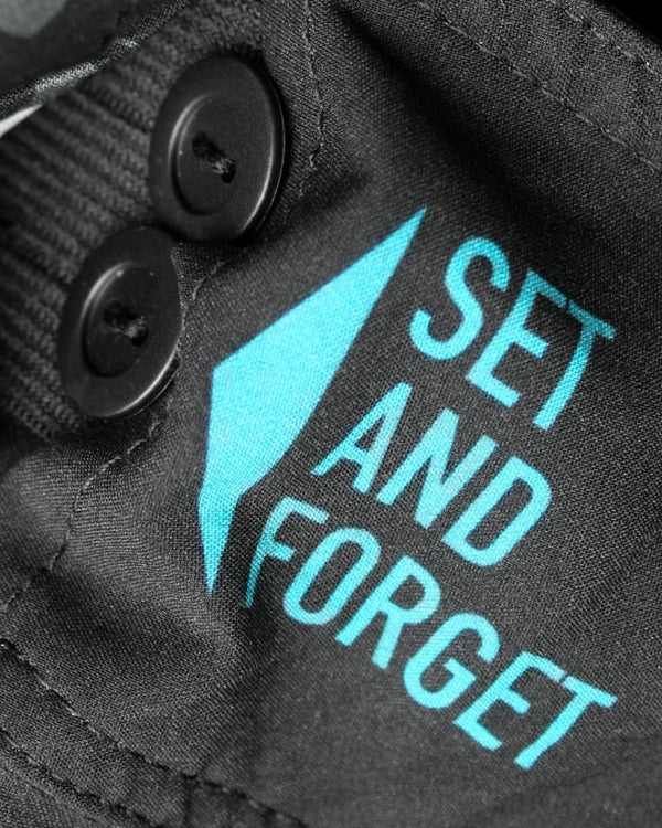 Set and Forget × Streamlined, hidden, Set and Forget waist tensioning system